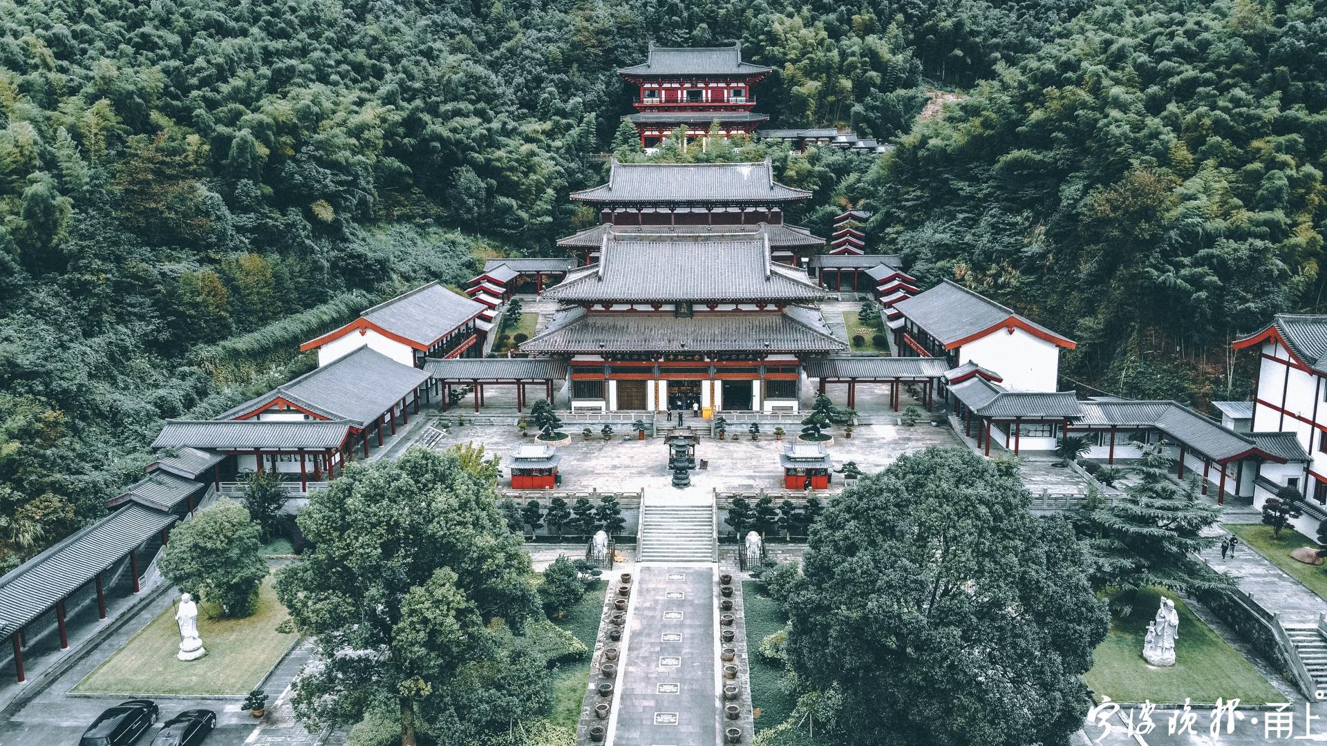 香山教寺,隐匿在九龙湖畔的避世古刹