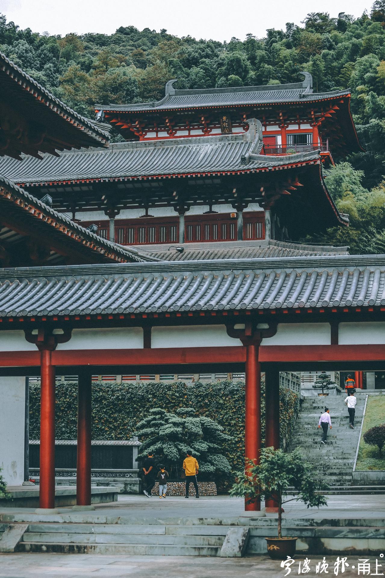 香山教寺,隐匿在九龙湖畔的避世古刹