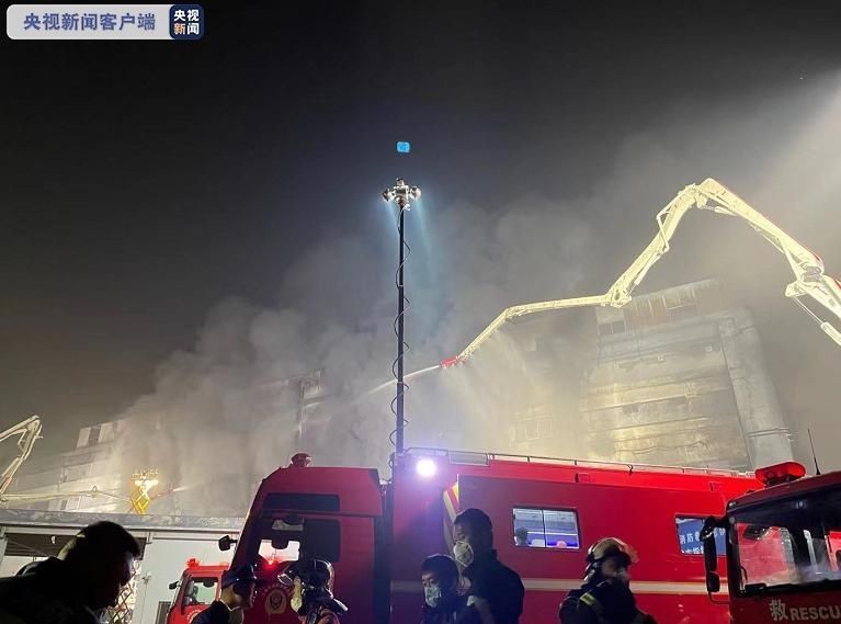 上海金山厂房火灾致8人遇难,其中2人为消防救援人员 上海金山厂房火灾致8人遇难,其中2人为消防救援人员
