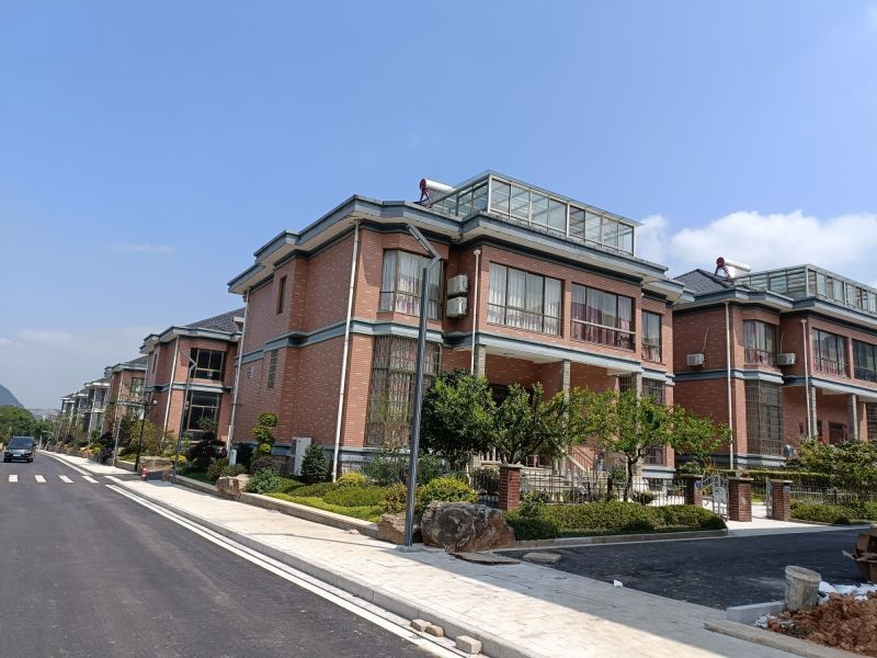 周书记的“金峨梦”：山上绿色银行，山下别墅成行