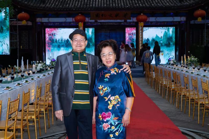 这一家子热衷公益服务，“乐于奉献、回报社会、传递正能量”是他们的坚定信念！