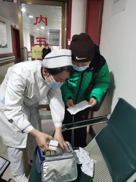 #战疫手拉手# 肿瘤患者按时用上了救命药！市、区两级医保部门携手本平台，为北仑一患者紧急调用靶向药