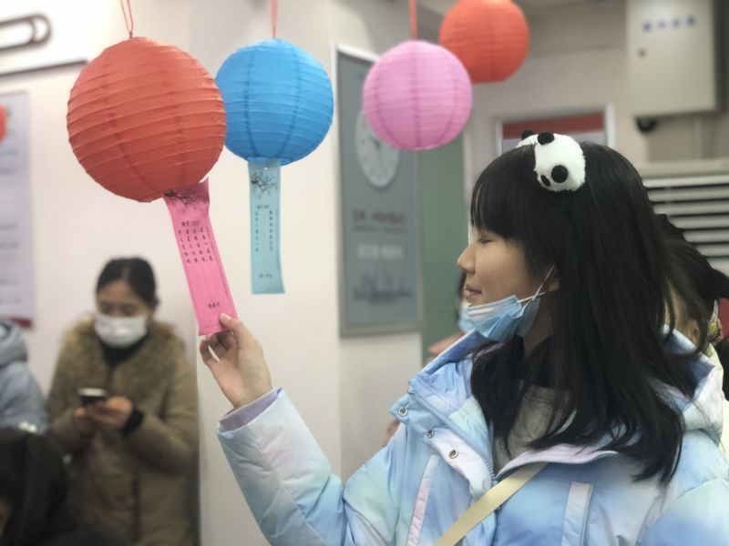 我们的节日·元宵 | 红红火火闹元宵 ，“冰墩墩”成了主角