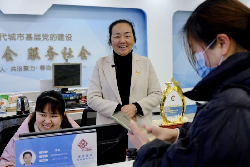 党徽闪闪这五年｜她带领居民驶上幸福“快车道”