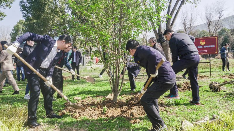 “拉家常”式的语言 ，“沉浸式”的宣讲，这场活动引发众多青年共鸣