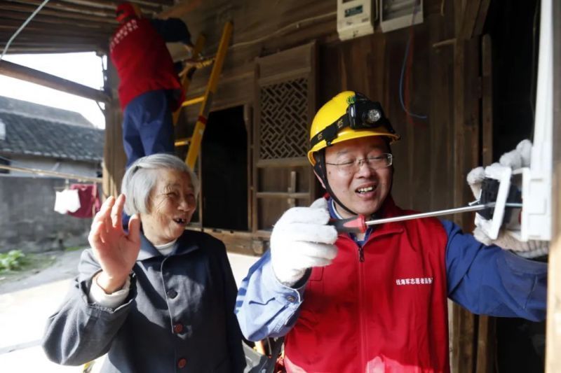 中宣部授予钱海军“时代楷模”称号