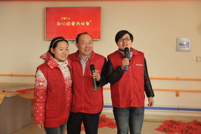 我眼中的钱海军④|钱海军女儿：想成为暗夜里的“点灯人”，和父亲一起温暖更多家庭