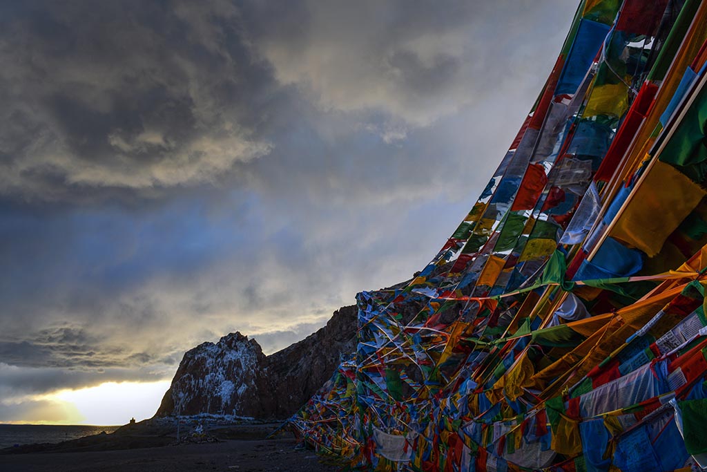徐渭明雪幡彤云纳木错
