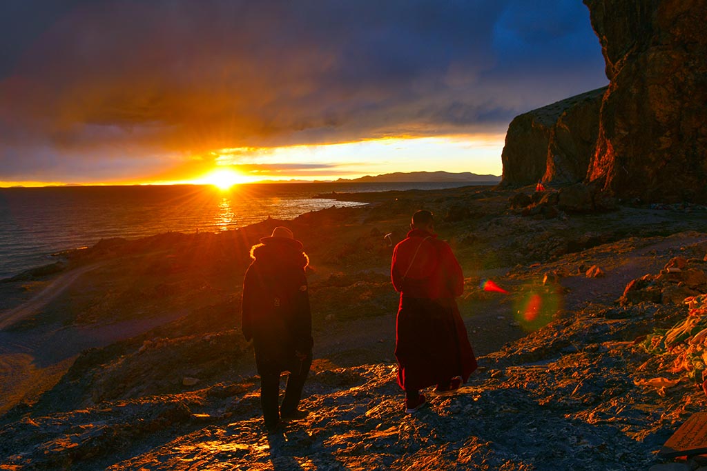 徐渭明雪幡彤云纳木错