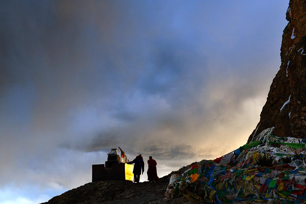 徐渭明雪幡彤云纳木错