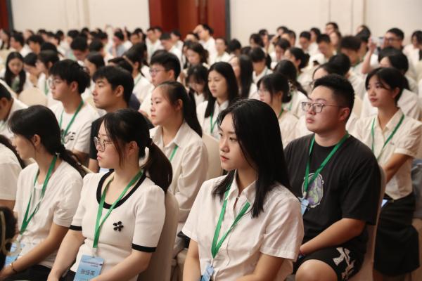 宁波新教师入职培训 570人中硕士占比62.5% 宁波新教师入职培训 570人中硕士占比62.5%