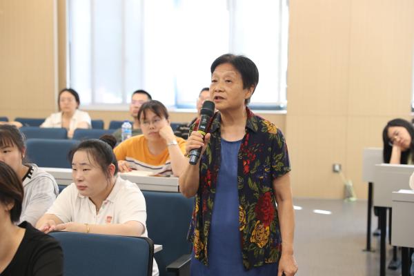 七旬“知心奶奶”滕崇:用生命温暖生命 护航万千心灵成长 七旬“知心奶奶”滕崇:用生命温暖生命 护航万千心灵成长