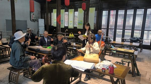 古村有个“80乐团”,平均80岁的老人用音乐奏出新潮范 古村有个“80乐团”,平均80岁的老人用音乐奏出新潮范