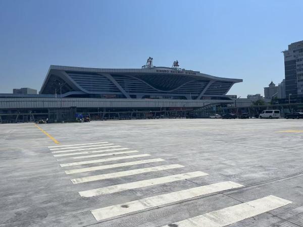 铁路宁波站南广场公交首末站，5月15日起恢复启用