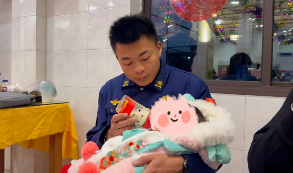 父亲节特别策划④99年新晋消防员奶爸,135天的思念倒数 父亲节特别策划④99年新晋消防员奶爸,135天的思念倒数