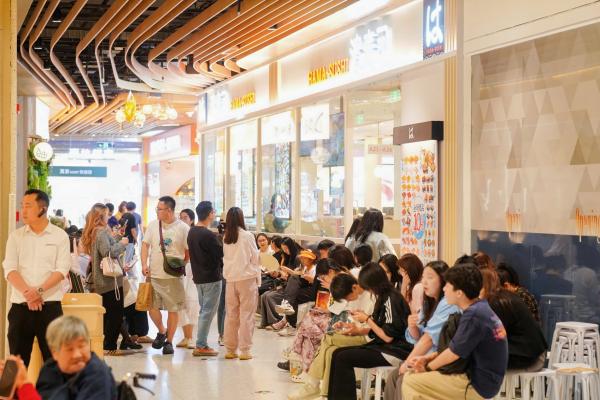深一度|打响”留客战”！“等位友好”成精细化服务新战场